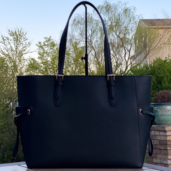 NWT Michael Kors Gilly Large Drawstring Tote - Picture 2 of 4